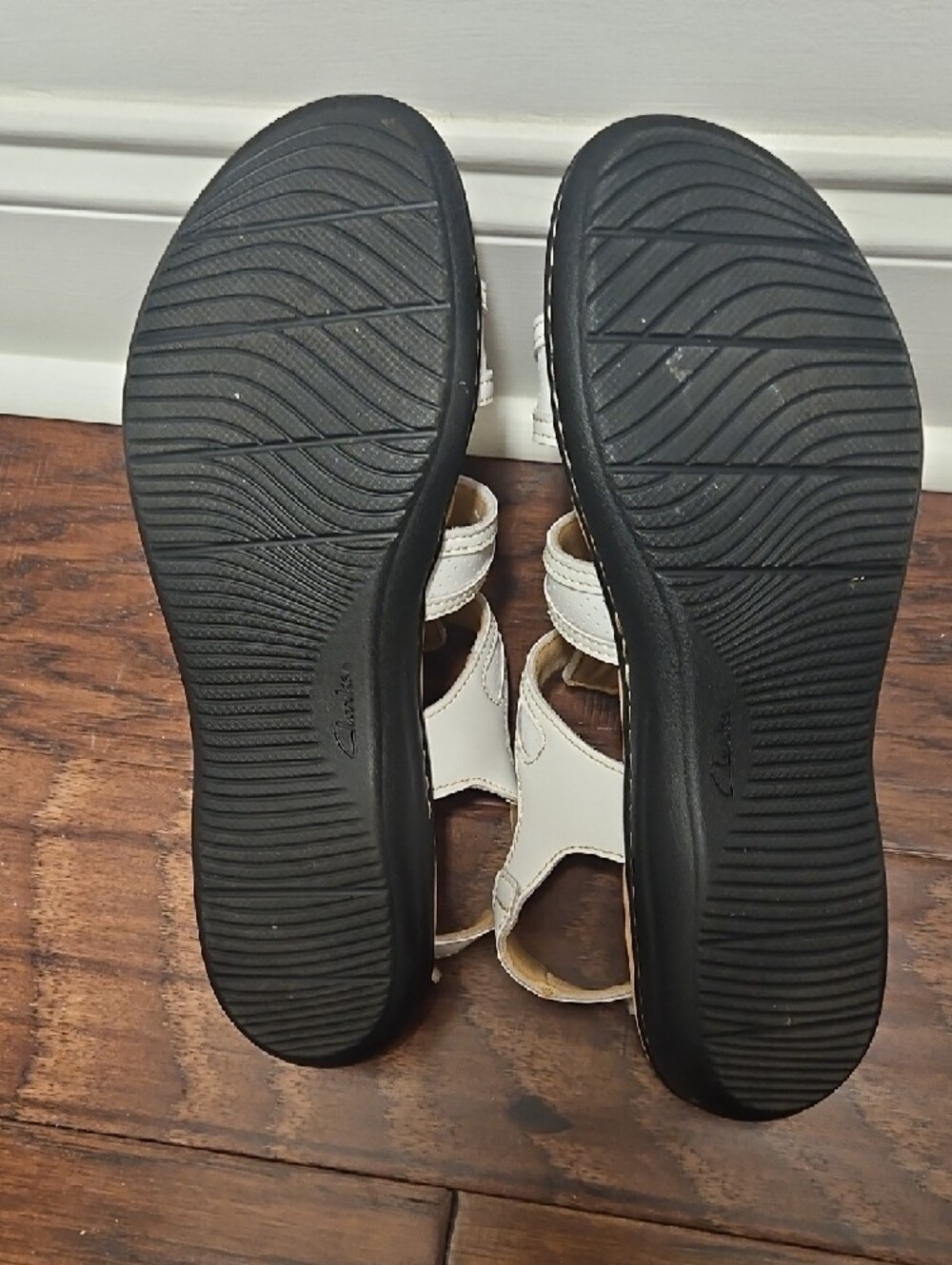 Clarks Laurieann Ivy White Sandals Cushioned insoles Size 11 - Picture 3 of 5